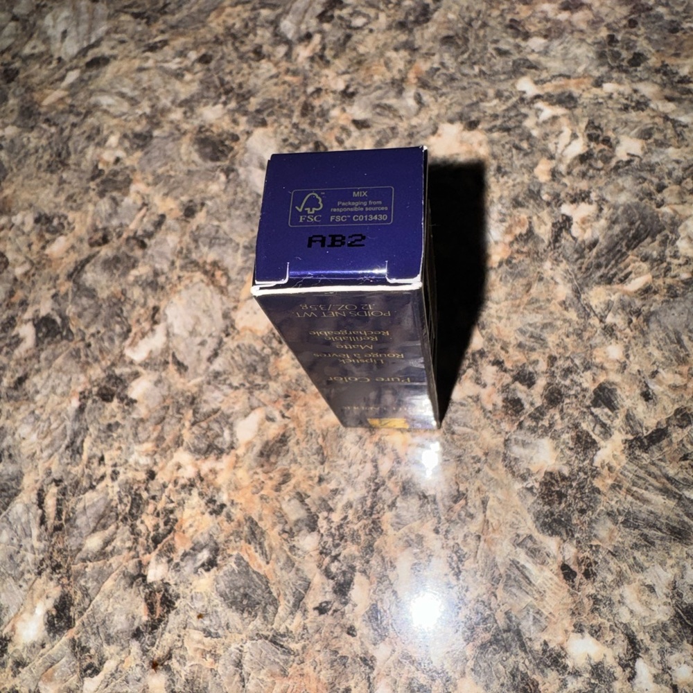 Estee Lauder Pure Color Lipstick Matte - Picture 5 of 9